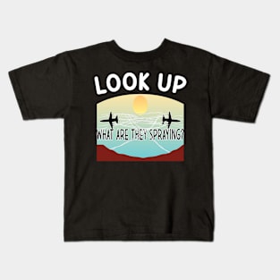 CLIMATE CHANGE BEGAN AS WEATHER MODIFICATION IN THE 1930s AND EVOLVED INTO GEOENGINEERING Kids T-Shirt